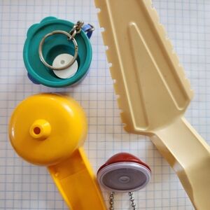 Vintage Tupperware gadgets, lot of 4.